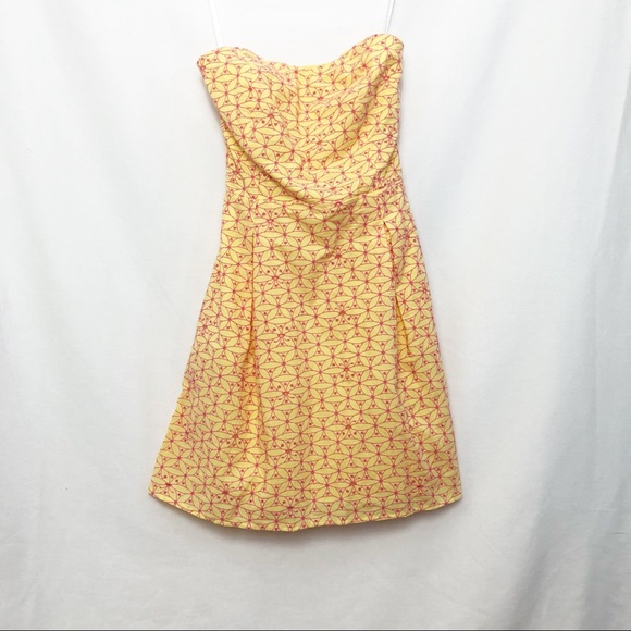 Lilly Pulitzer Dresses & Skirts - Lilly Pulitzer eyelet strapless dress